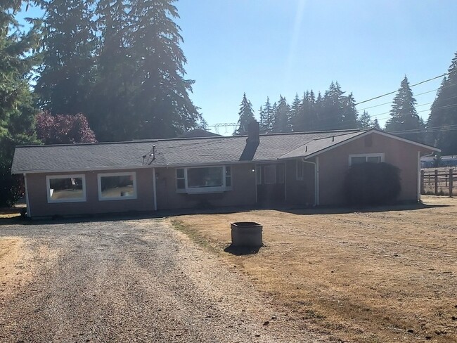 property at 7149 Meridian Rd SE