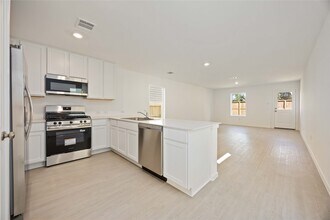 905 Pertuso Ln in Huffman, TX - Building Photo - Building Photo