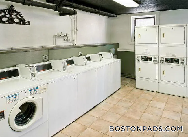 512 Cambridge St in Boston, MA - Building Photo - Building Photo