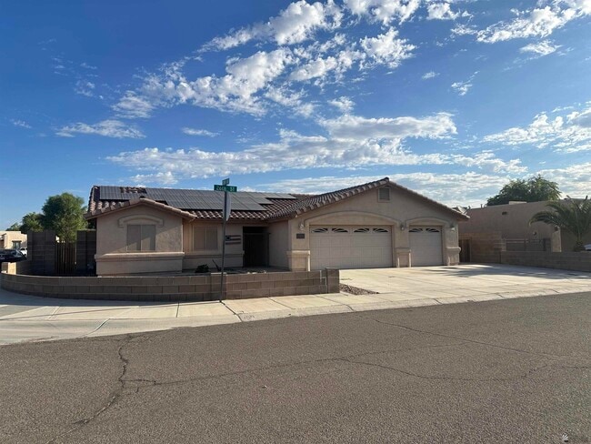 11138 E 26th St in Yuma, AZ - Foto de edificio - Building Photo