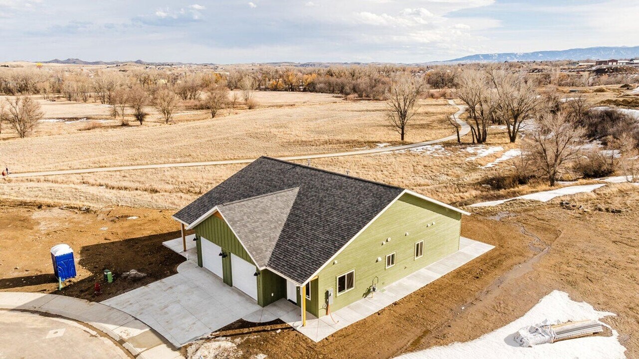3035 Real Bird Wy in Sheridan, WY - Building Photo