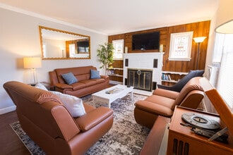 30 Florence Ave in Milford, CT - Building Photo - Building Photo