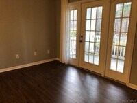 624 Bristol Village Dr photo'