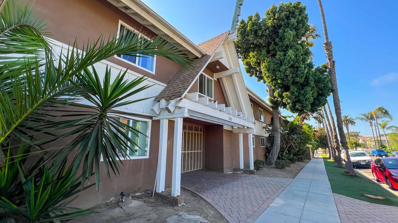 505 N. Clementine Street in Oceanside, CA - Building Photo