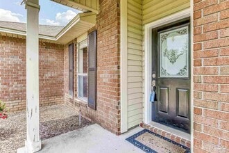 1068 Joaquin Rd in Pensacola, FL - Building Photo - Building Photo