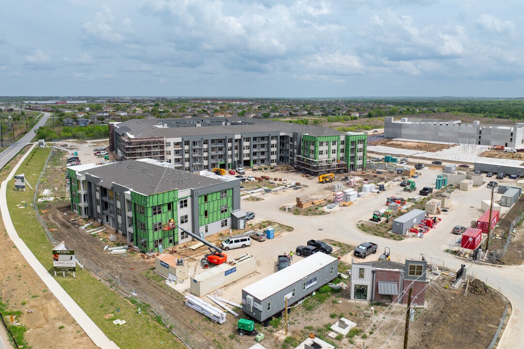 The Porter in Del Valle, TX - Building Photo