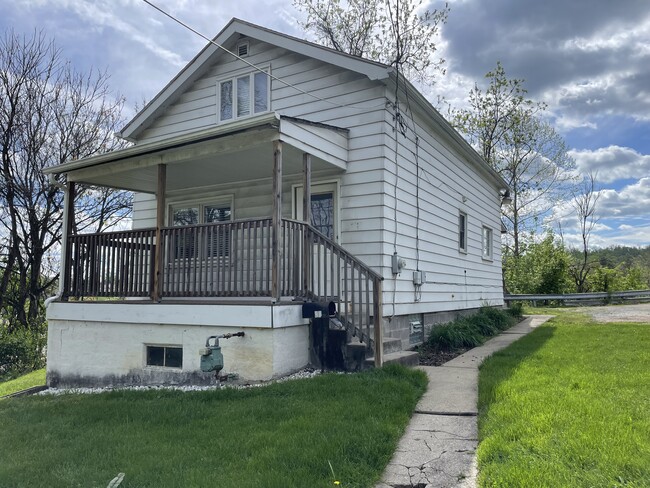 11 Strabane Ave in Canonsburg, PA - Building Photo - Building Photo