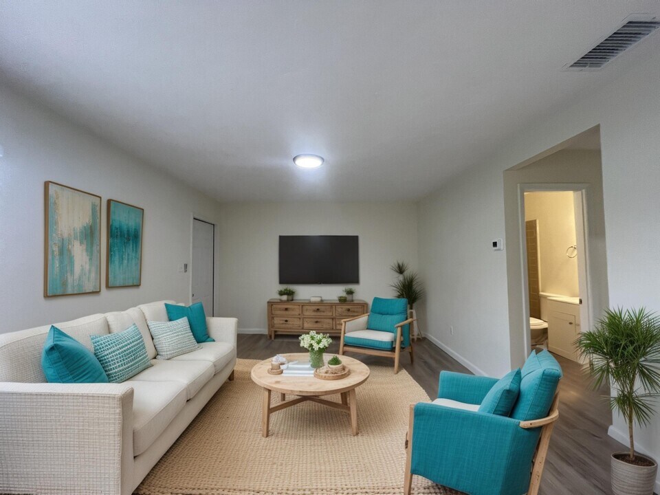 43 Tangerine Ct in Lehigh Acres, FL - Building Photo