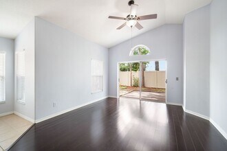 6917 Exeter Park Pl in Apollo Beach, FL - Building Photo - Building Photo