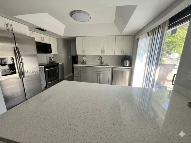 3931 SW 84th Terrace in Davie, FL - Building Photo - Building Photo