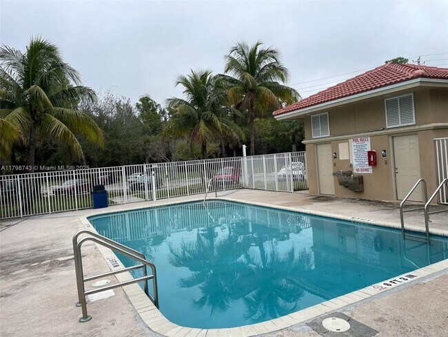 1145 Golden Lakes Blvd in West Palm Beach, FL - Building Photo - Building Photo