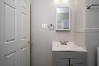 166 6th Ave in Troy, NY - Building Photo - Building Photo
