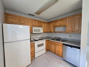 36 Pine Arbor Ln in Vero Beach, FL - Building Photo - Building Photo