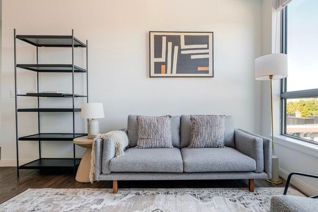 245 Walnut St in Newton, MA - Building Photo - Building Photo