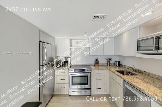 2457 Collins Ave in Miami Beach, FL - Building Photo - Building Photo