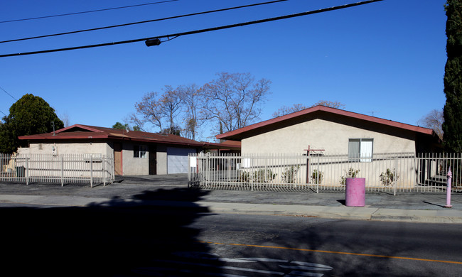 1198 E 8th St in Beaumont, CA - Building Photo - Building Photo