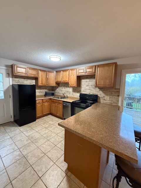 52 Valley St in Wakefield, MA - Foto de edificio - Building Photo