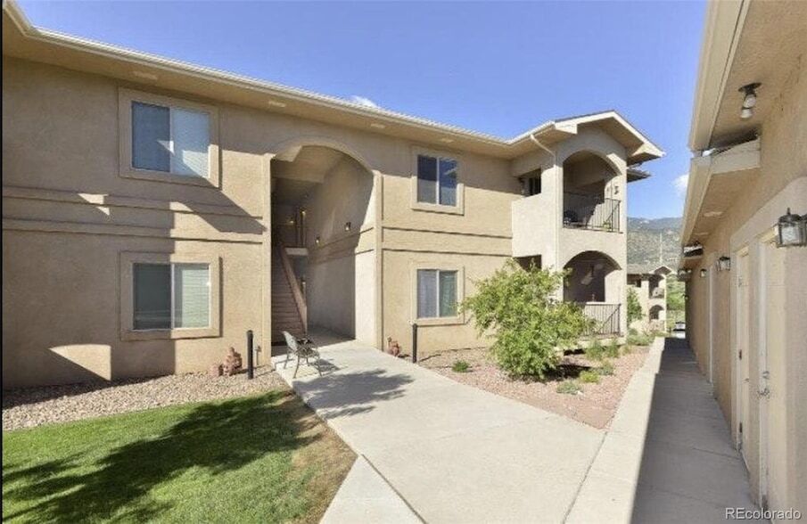 1530 Little Bear Creek Point, Unit 304 in Colorado Springs, CO - Building Photo
