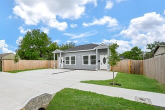 113 Bolden St in Houston, TX - Building Photo - Building Photo