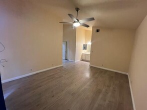 42827 39th St W in Lancaster, CA - Building Photo - Building Photo
