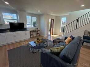8727 Dalton Ave in Los Angeles, CA - Building Photo - Building Photo
