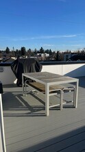 9042 18th Ave SW, Unit B in Seattle, WA - Building Photo - Building Photo