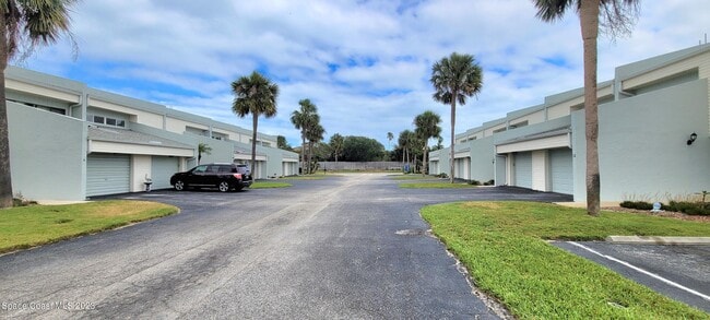810 Poinsetta Dr in Indian Harbour Beach, FL - Building Photo - Building Photo