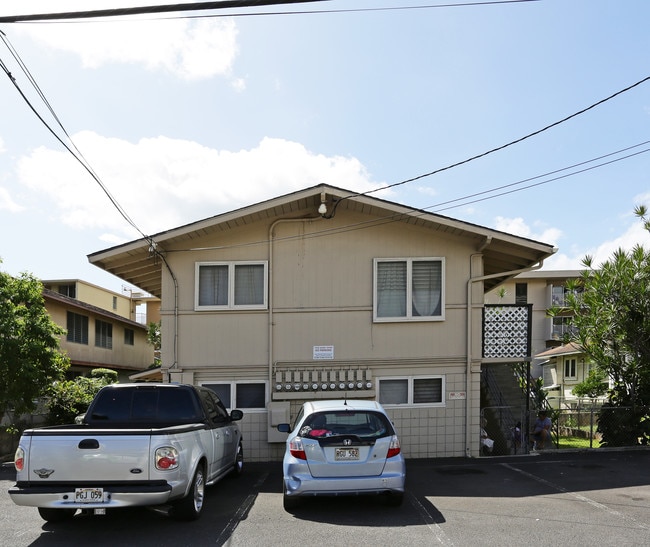 15 Iliaha St in Honolulu, HI - Foto de edificio - Building Photo