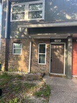 40 11th St in Shalimar, FL - Building Photo