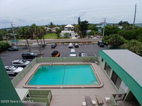 1251 S Atlantic Ave in Cocoa Beach, FL - Building Photo - Building Photo