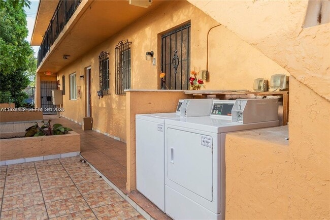 1250 SW 4th St in Miami, FL - Building Photo - Building Photo