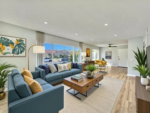 2012 S Bedford St in Los Angeles, CA - Building Photo