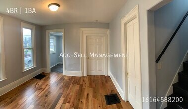 740 Bates St SE in Grand Rapids, MI - Building Photo - Building Photo