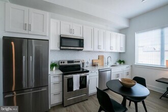 2235 Washington Ave in Philadelphia, PA - Building Photo - Building Photo