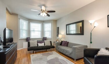 1709 W Fletcher St, Unit #1 in Chicago, IL - Foto de edificio - Building Photo