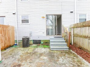 246 Greenbrier Ave in Norfolk, VA - Building Photo - Building Photo