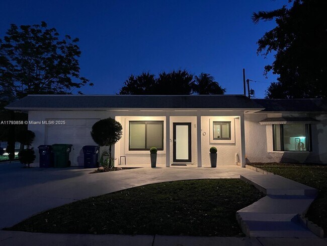 1170 NE 212th Terrace in Miami, FL - Building Photo - Building Photo