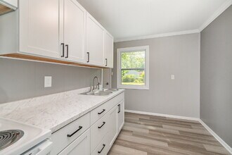 3711 Swede Ave in Midland, MI - Building Photo - Building Photo