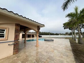 5602 Joyner Rd in Tampa, FL - Building Photo - Building Photo