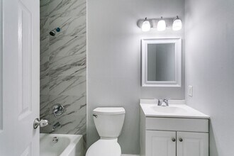 5101 Longhorn Trail in Garland, TX - Foto de edificio - Building Photo