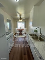 2030 E Florence Ave in Los Angeles, CA - Building Photo