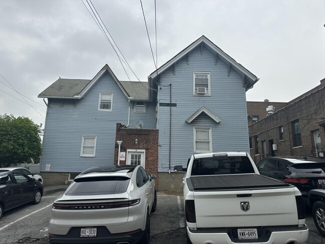 property at 7 Webster Ave