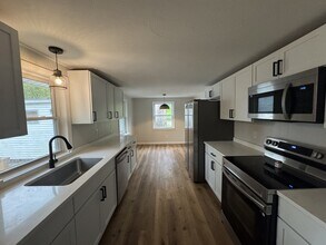 1110 E Pin Oak Dr in Mahomet, IL - Building Photo - Building Photo