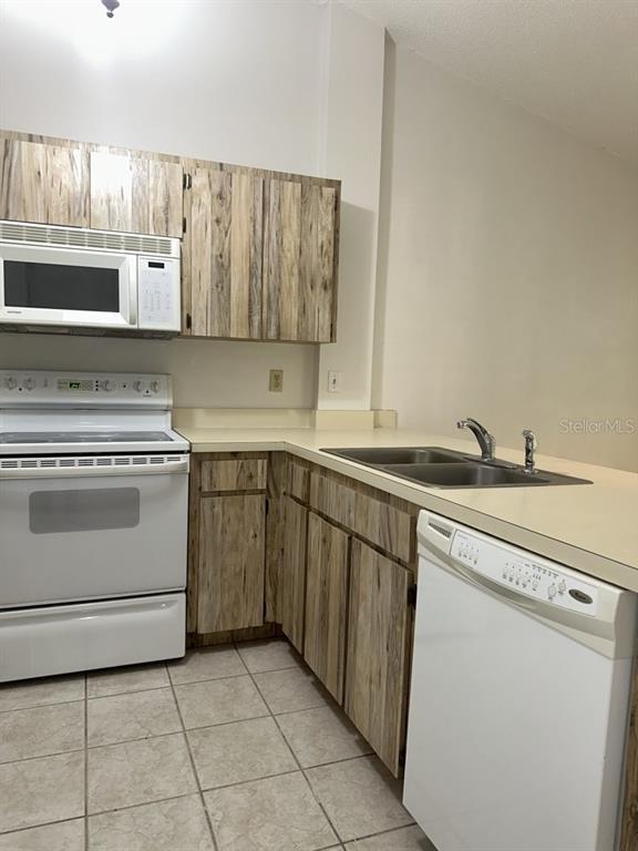4002 Shoreside Cir in Tampa, FL - Building Photo - Building Photo
