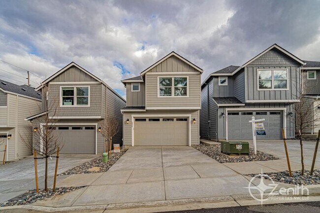 4935 NE 2nd Ct in Vancouver, WA - Building Photo - Building Photo