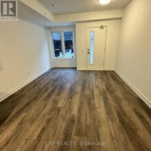 3069 Pharmacy Ave in Toronto, ON - Building Photo - Building Photo