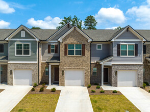 Covey Homes Bluffs in Canton, GA - Foto de edificio - Building Photo