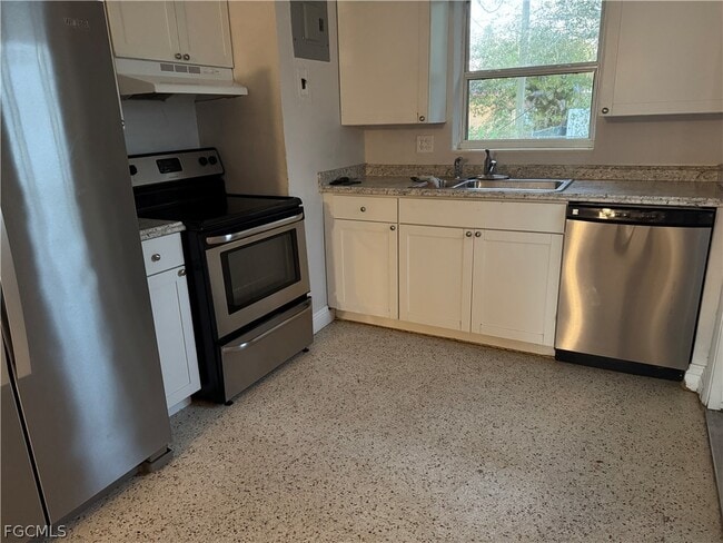 2953 Magnolia St in Ft. Myers, FL - Building Photo - Building Photo