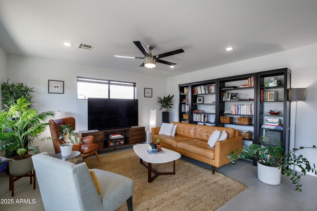 1218 E Clarendon Ave in Phoenix, AZ - Building Photo - Building Photo