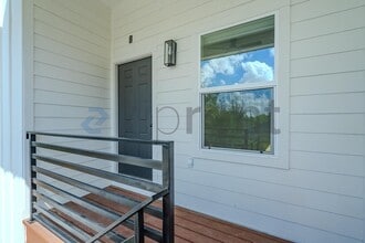 303 Cartersville St in Houston, TX - Foto de edificio - Building Photo